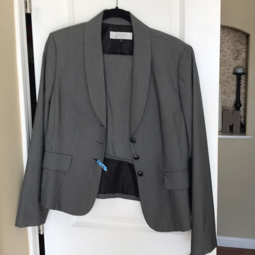 Sz 12 Tahari Skirt Suit